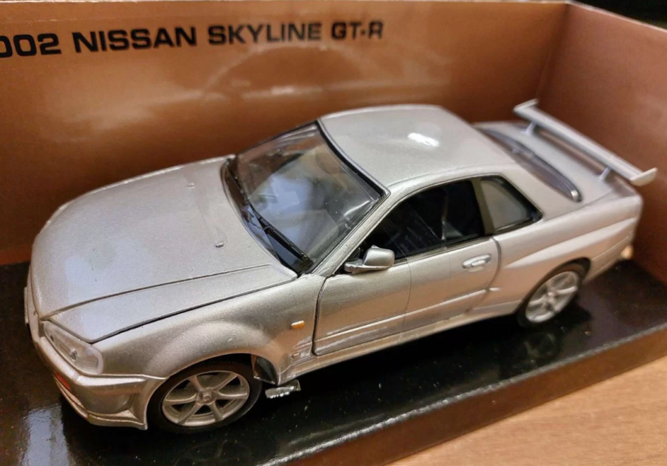 Коллекционная модель Nissan Skyline, 1:24, MotorMax