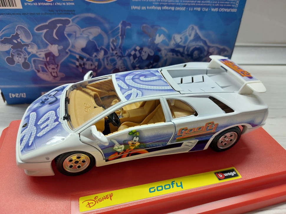 Lamborghini Diablo Bburago 1:24 Goofy Disney коллекционная масштабная модель автомобиля