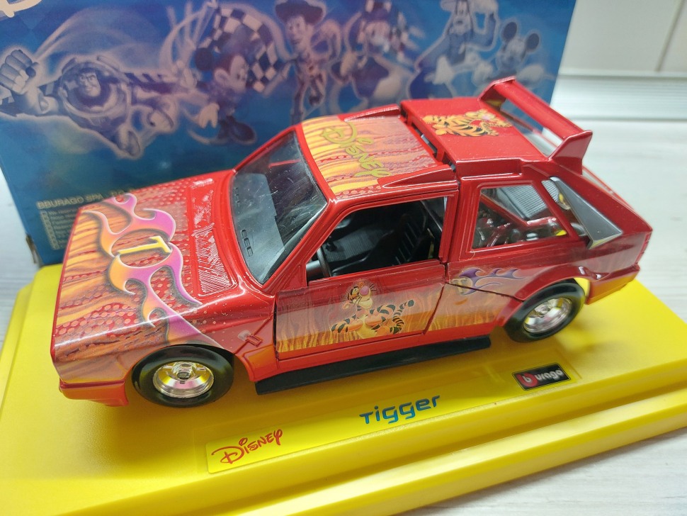 Коллекционная модель Lancia Delta S4 Tigger 1:24 Bburago