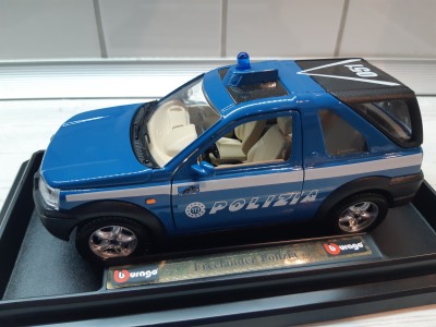 Коллекционная модель Land Rover Freelander Polizia 1:24 Bburago