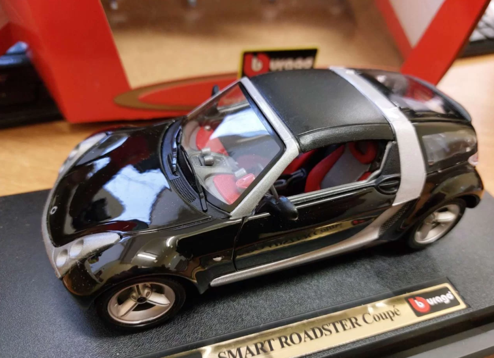 Smart Roadster Coupe 1:24 коллекционная масштабная металлическая машинка